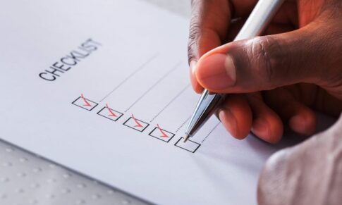 Your New Year Investing Checklist: The 8 Most Important Elements!