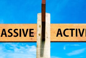 ACTIVE vs PASSIVE TRADING